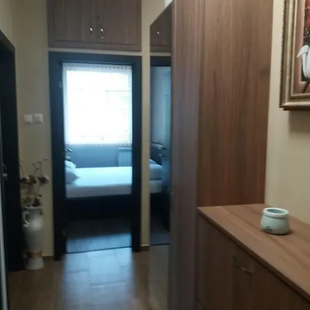 Noviyat Grad Apartment